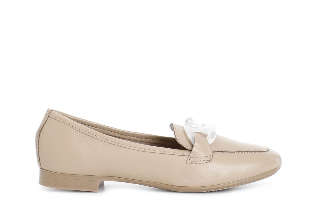 mokassin aus leder mit kette taupe